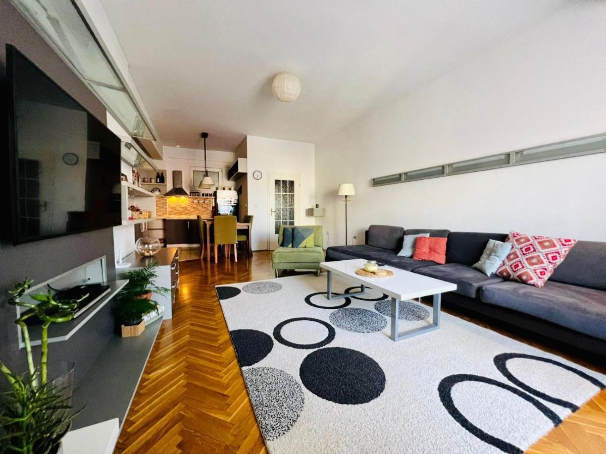 My Home In Prishtina - Spacious & Cozy 2Br Apartment With Balcony Pristina Eksteriør billede